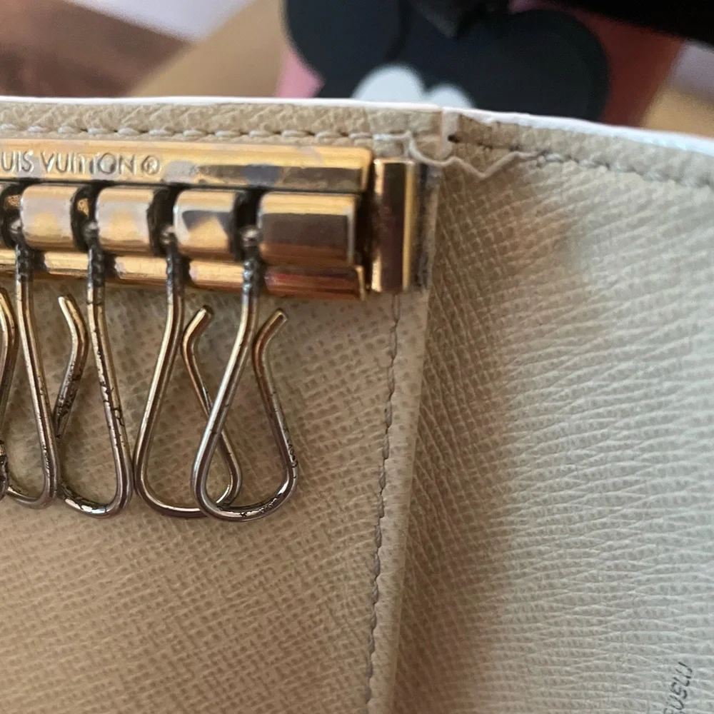 ‼️SOLD on Ⓜ️‼️Flash Sale 🎉Authentic Louis Vuitton Damier Azur Ring Keyholder - Picture 14 of 15